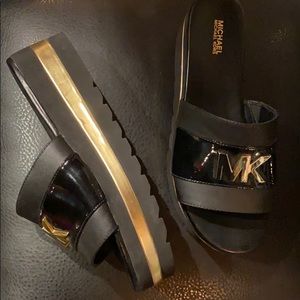 🌟Michael Kors platform sandals worn 2Xs $7.5 $37
